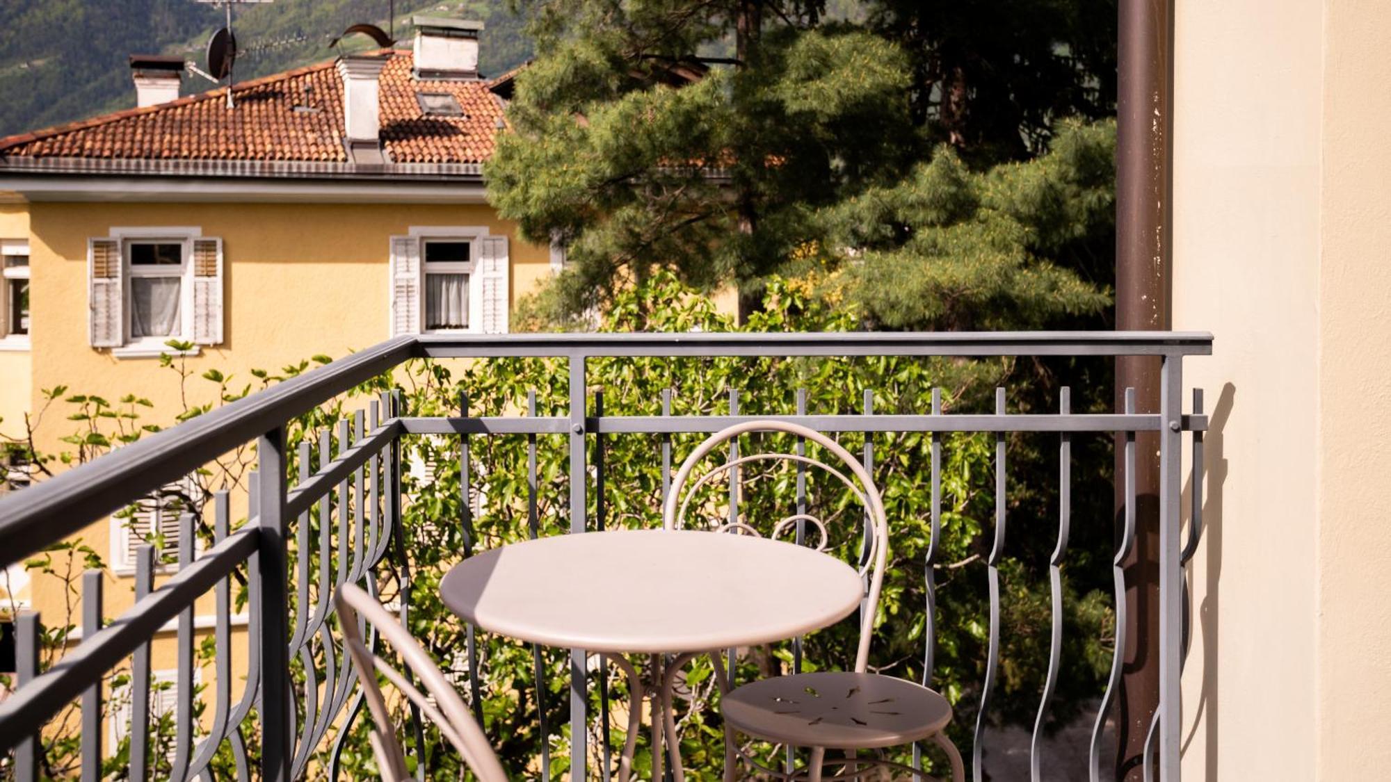 Hotel Villa Laurus Merano Bagian luar foto