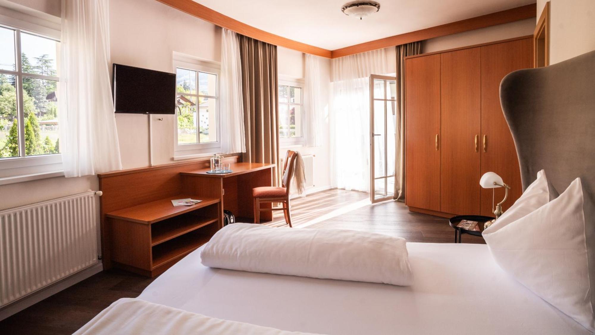 Hotel Villa Laurus Merano Bagian luar foto