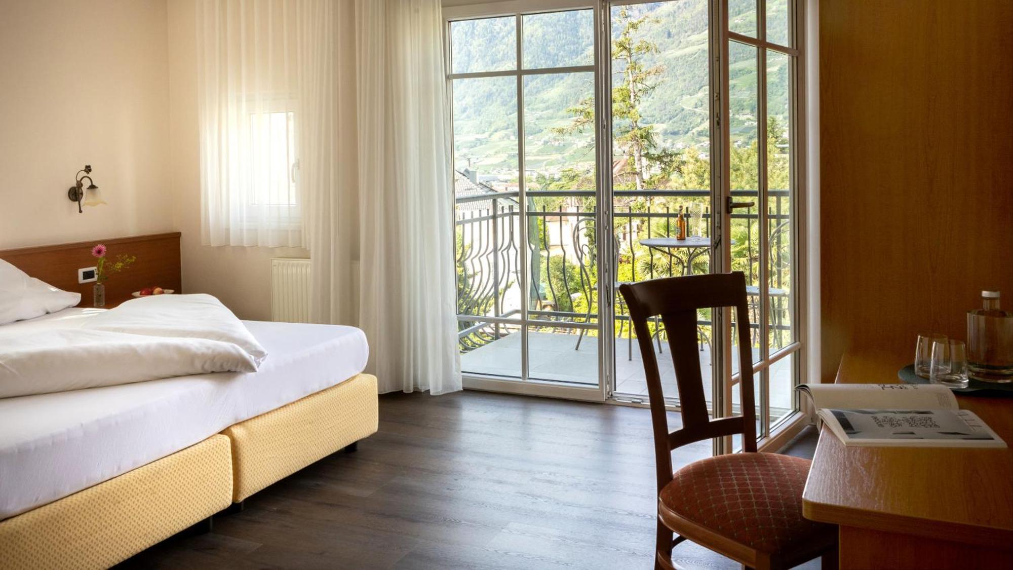Hotel Villa Laurus Merano Bagian luar foto